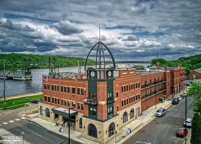 Stillwater Hotels for Romantic Getaway
