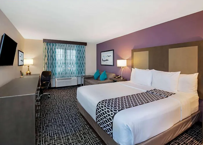 La Quinta Inn & Suites By Wyndham Las Vegas Nellis