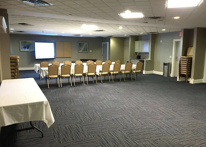 Best Western Plus Kalamazoo Suites