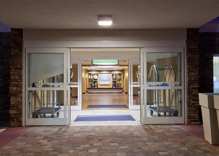 Huntsville Hotels for Romantic Getaway