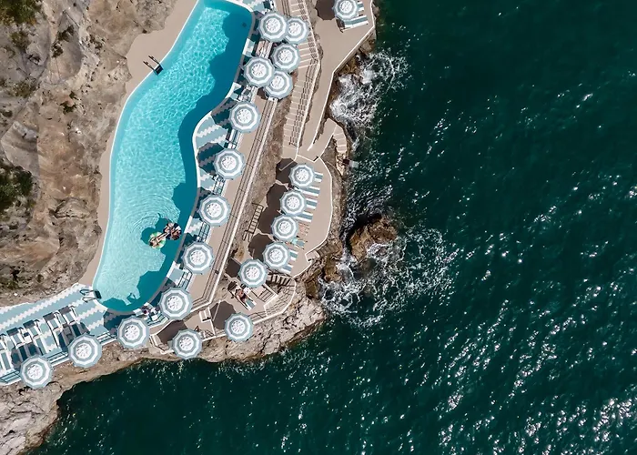 Amalfi Hotels for Romantic Getaway