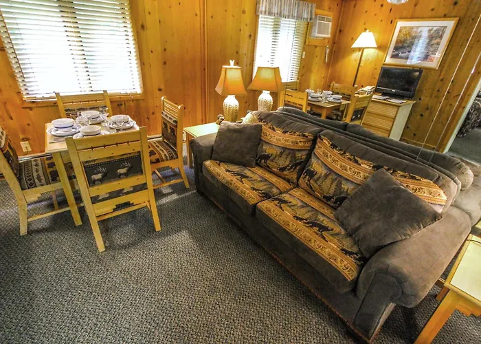 Smoketree Lodge