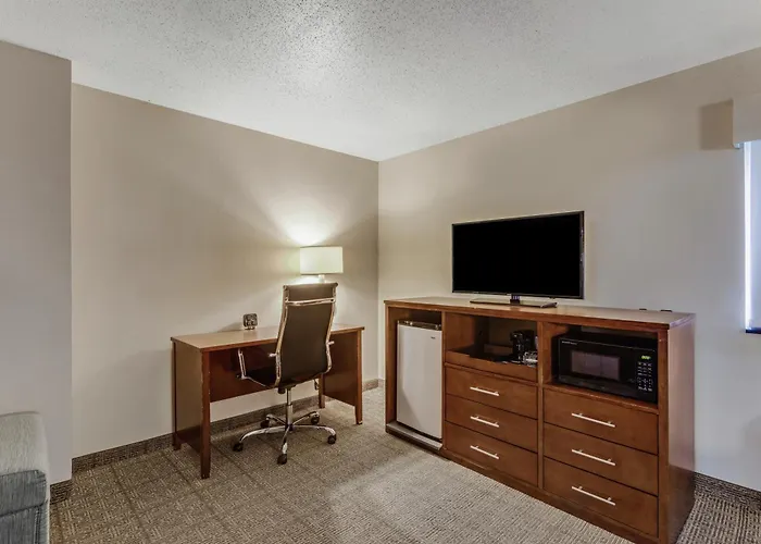 Comfort Suites Huntsville Midcity District At Research Park