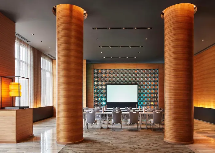 Minneapolis Hotels for Romantic Getaway