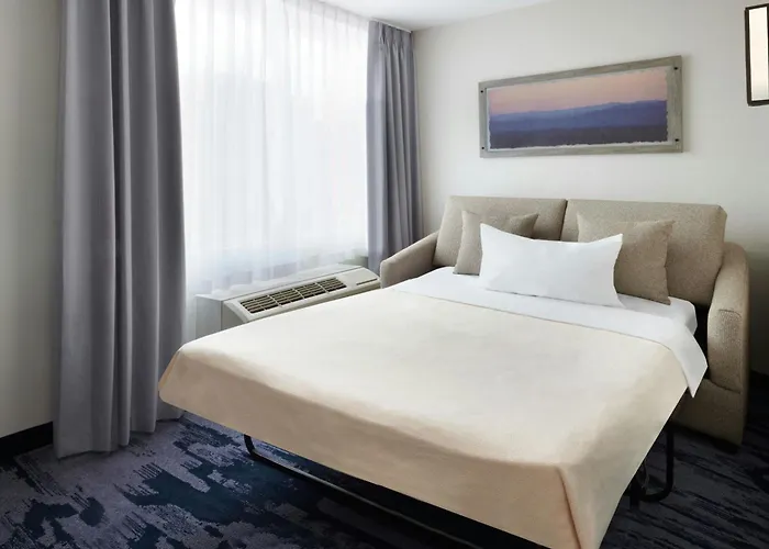 Fairfield Inn & Suites By Marriott Calgary Downtown