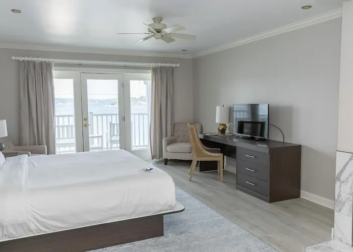 Lake Geneva Hotels for Romantic Getaway