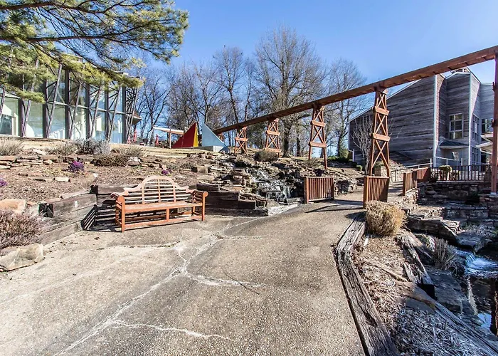 Fayetteville Hotels for Romantic Getaway