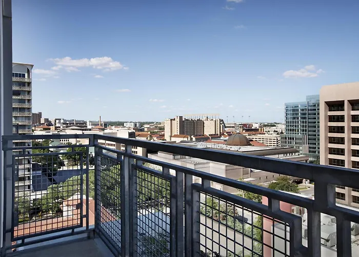 Hampton Inn And Suites Austin University Capitol
