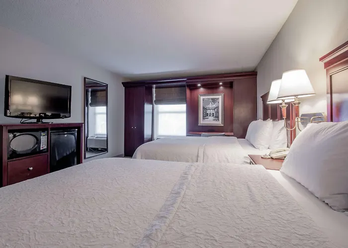 Williamsburg Hotels for Romantic Getaway