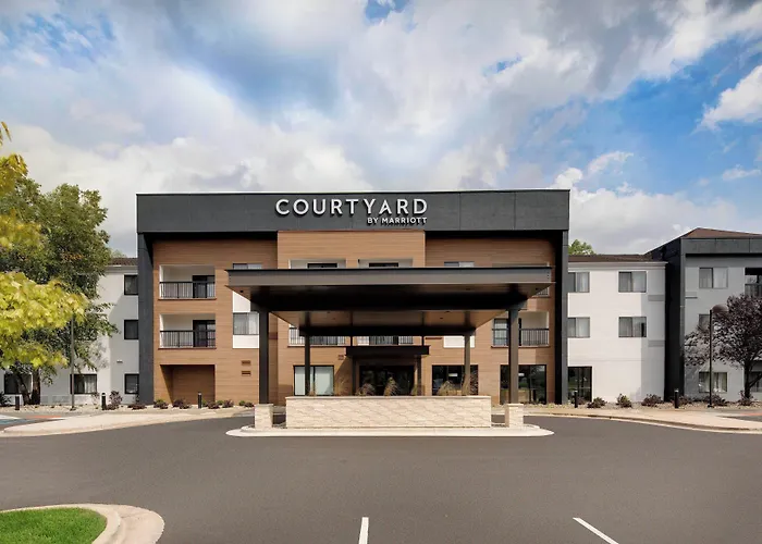 Courtyard Grand Rapids Airport