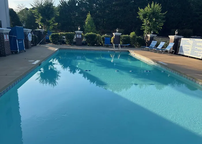 Dahlonega Hotels for Romantic Getaway