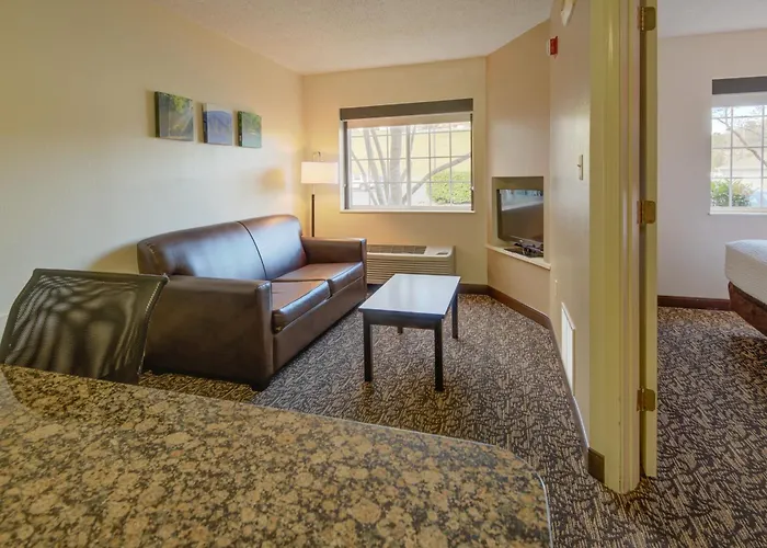 Pigeon Forge Hotels for Romantic Getaway