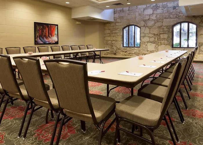 Drury Inn & Suites San Antonio Riverwalk
