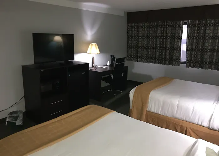 Super 8 By Wyndham Mobile I-65