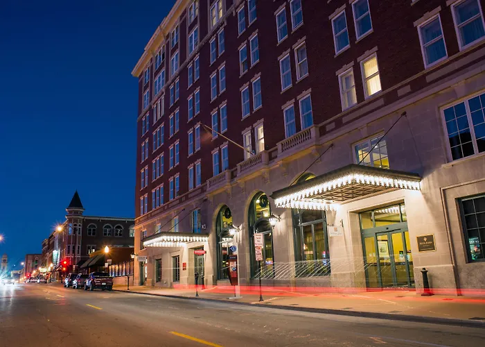 Dubuque Hotels for Romantic Getaway