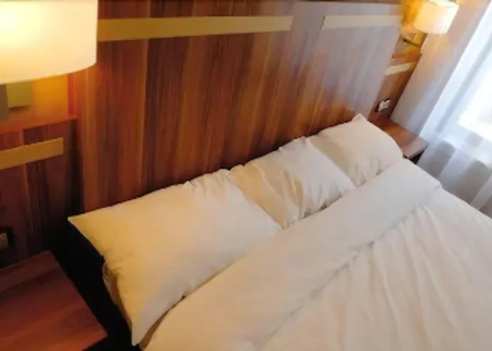 Hotel The Originals du Grand Monarque Nantes Gare