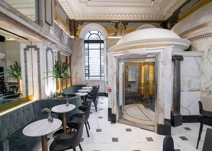 Apex Temple Court Hotel