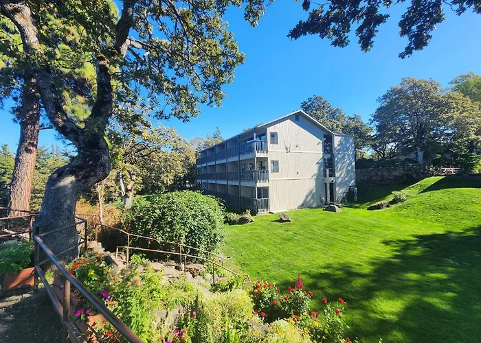 Mount Hood Village Hotels for Romantic Getaway