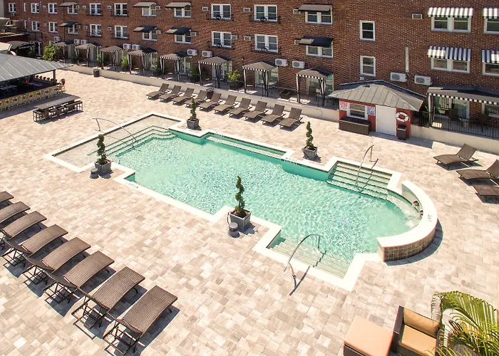 St. Petersburg Hotels for Romantic Getaway