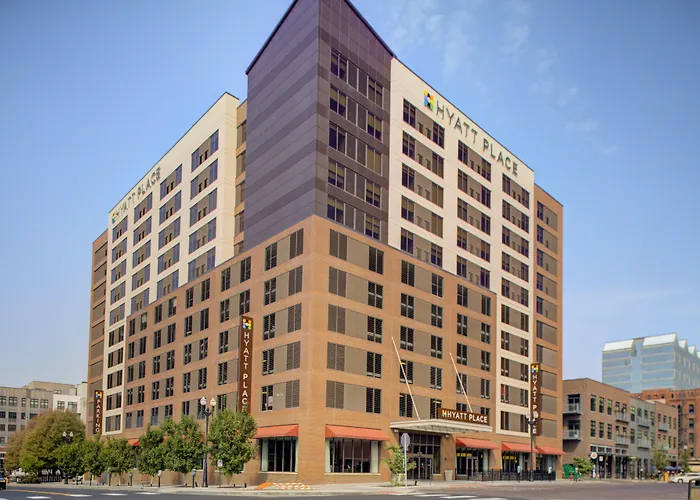 Omaha Hotels for Romantic Getaway