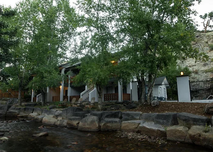 Estes Park Hotels for Romantic Getaway