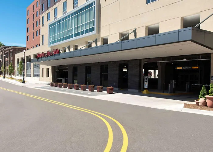 Hampton Inn & Suites Grand Rapids Downtown