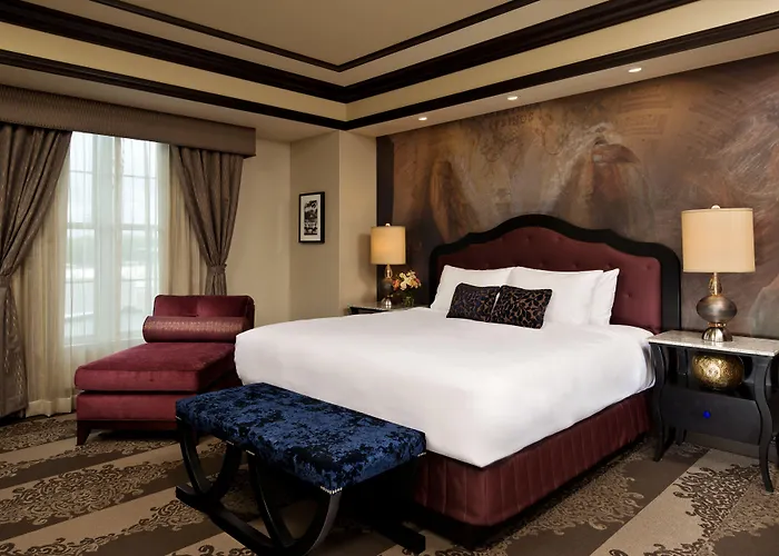 North Creek Hotels for Romantic Getaway