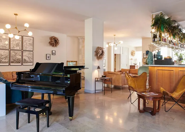 La Rochelle (Charente-Maritime) Hotels for Romantic Getaway