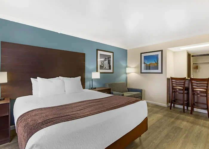 Green Valley Hotels for Romantic Getaway