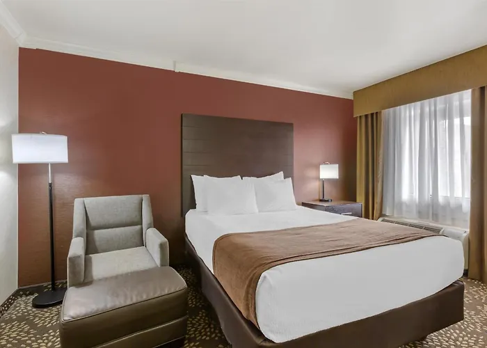 Catalina Hotels for Romantic Getaway
