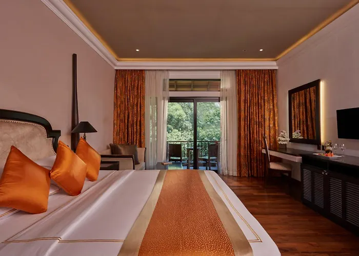 Earl'S Regency Hotel