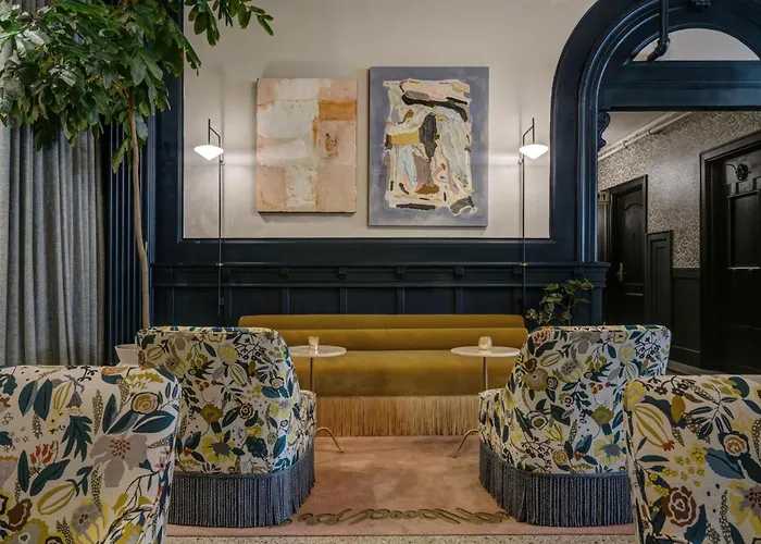 MarQueen Hotel