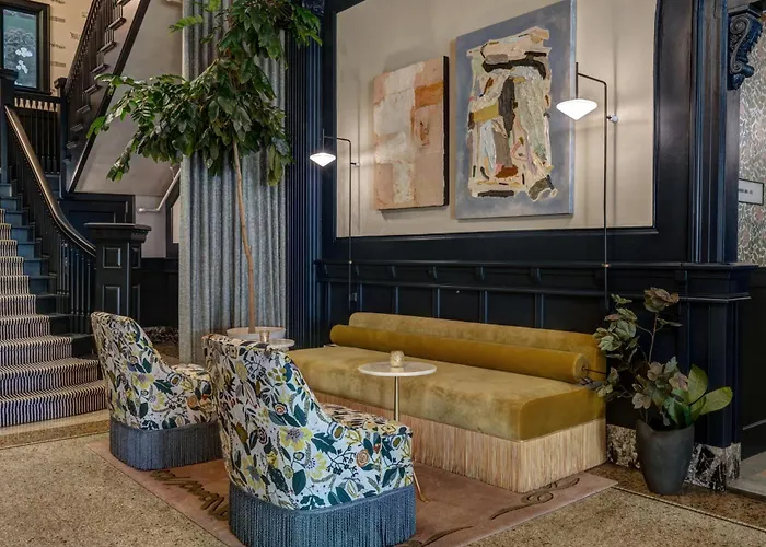 MarQueen Hotel