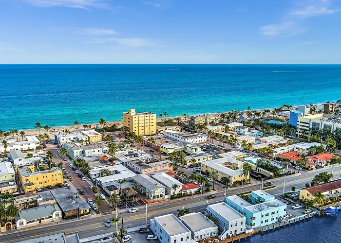 Hollywood Broadwalk Oceanside Hotel