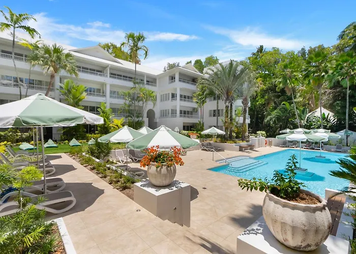 Palm Cove Hotels for Romantic Getaway