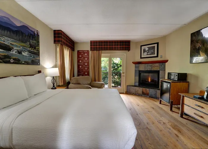 Bearskin Lodge On The River