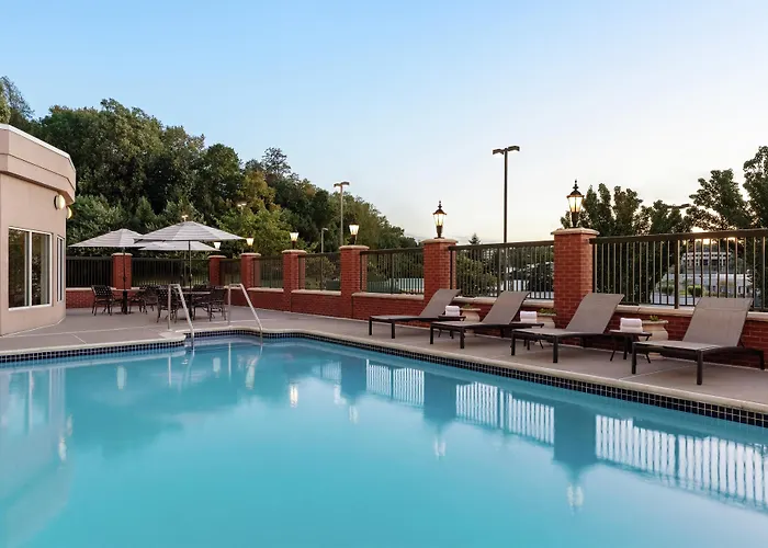 Harrisburg Hotels for Romantic Getaway