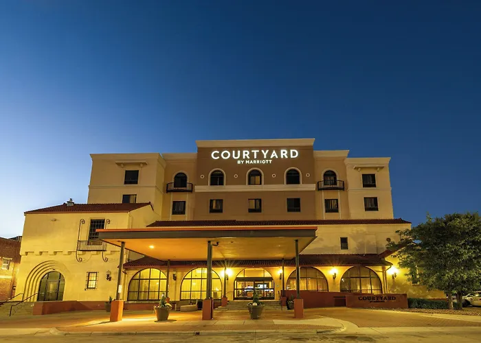 Courtyard By Marriott Wichita At Old Town