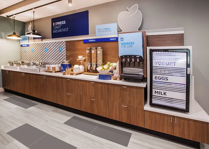 Holiday Inn Express & Suites Toledo West By Ihg