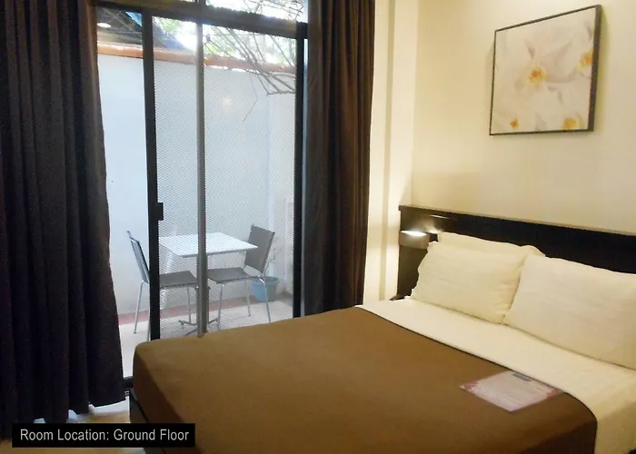 One Crescent Place Hotel
